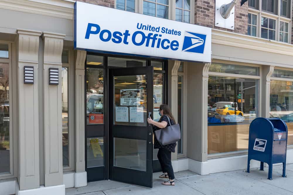 Does USPS Deliver On Thanksgiving? (2022 Updated)