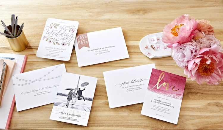 How much does it cost to mail a wedding invitation