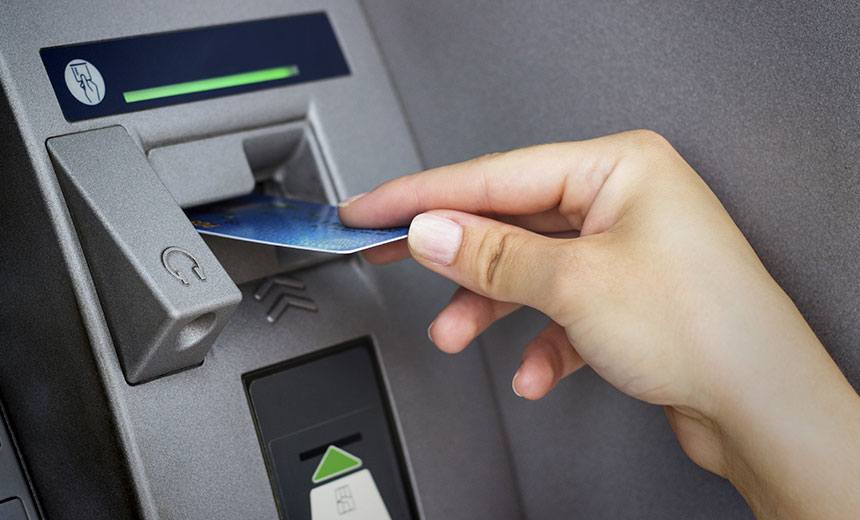 Các hình thức rút tiền thẻ tín dụng Quận 1 phổ biến: Rút tiền tại cây các ATM, qua ngân hàng hoặc tại HTTL Credit...
